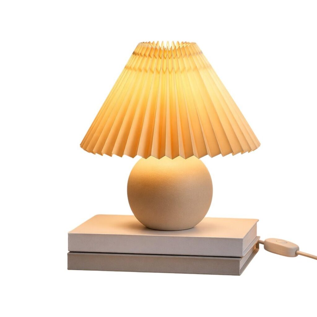 Table lamp with precise hand-drawn clipping path and clean background removal | Clipping Beast